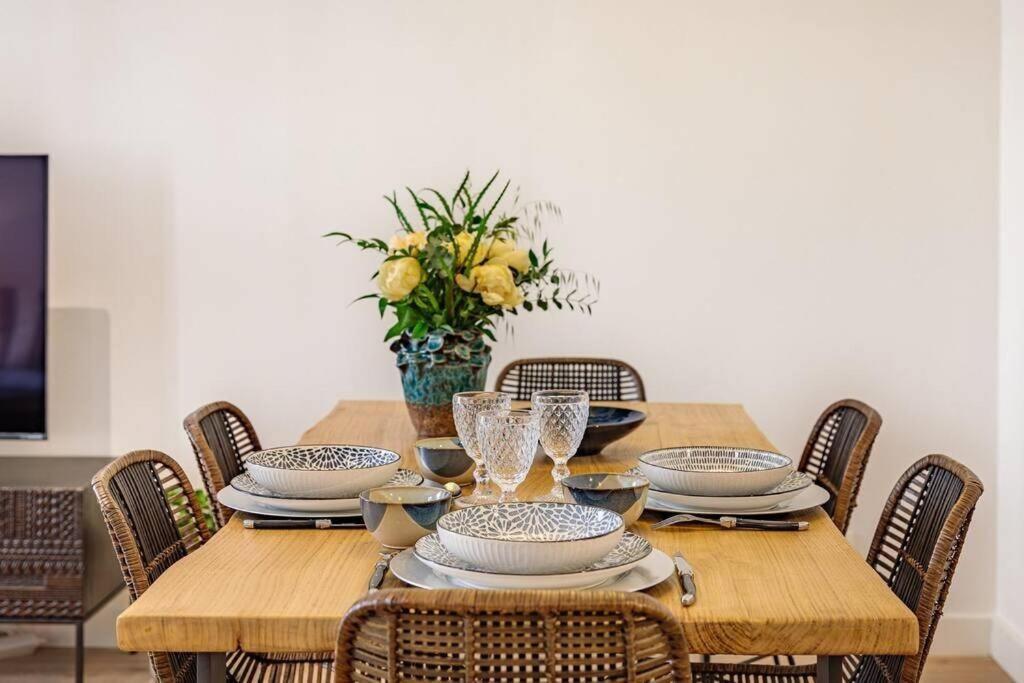 Appartement 5*, Climatise, Avec Terrasse Au Quartier Le Panier Marseille Luaran gambar