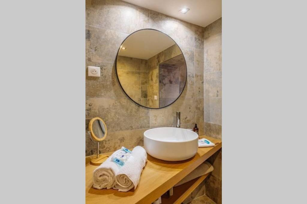 Appartement 5*, Climatise, Avec Terrasse Au Quartier Le Panier Marseille Luaran gambar
